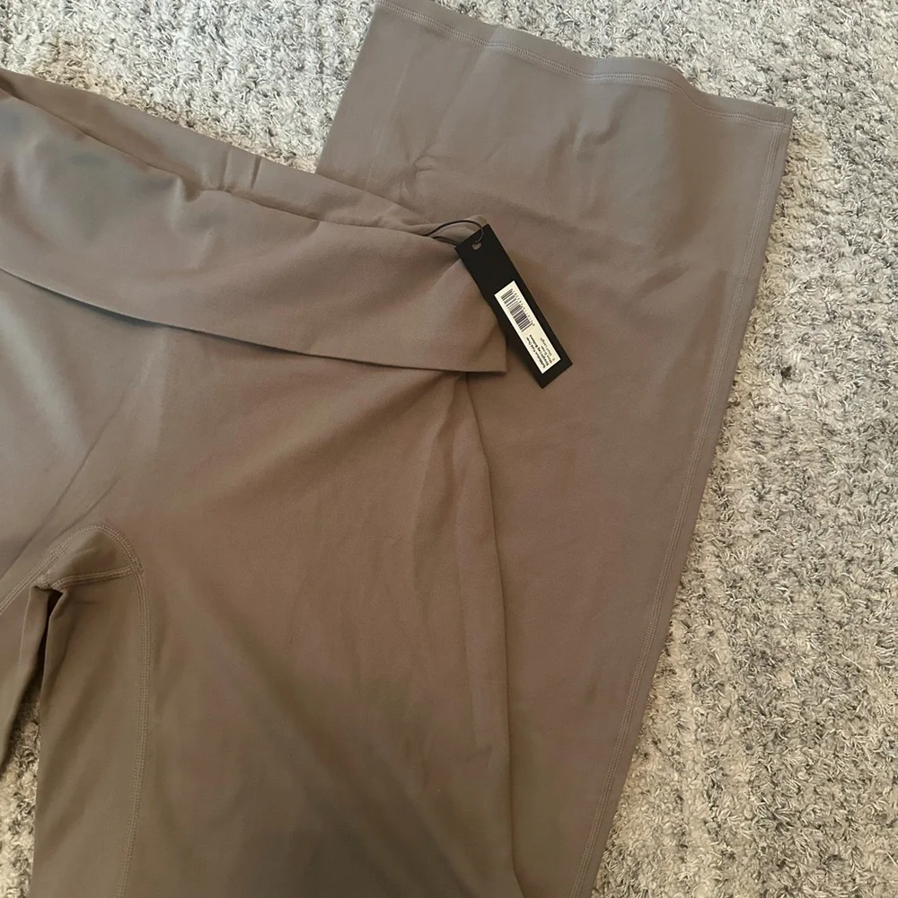 Oner Active SOFTMOTION™ FOLD OVER STRAIGHT LEG BOTTOMS - Picture 3 of 5